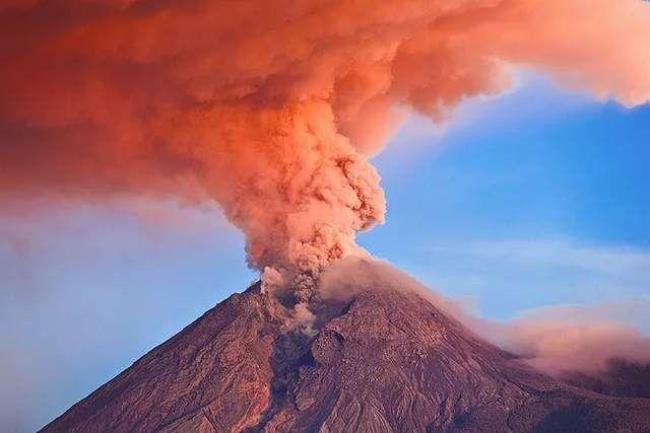 世界最高的火山有多少米