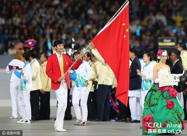 2012伦敦奥运会中国队谁担任旗手