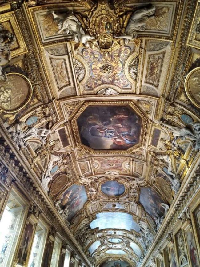 卢浮宫和凡尔赛宫哪个出名