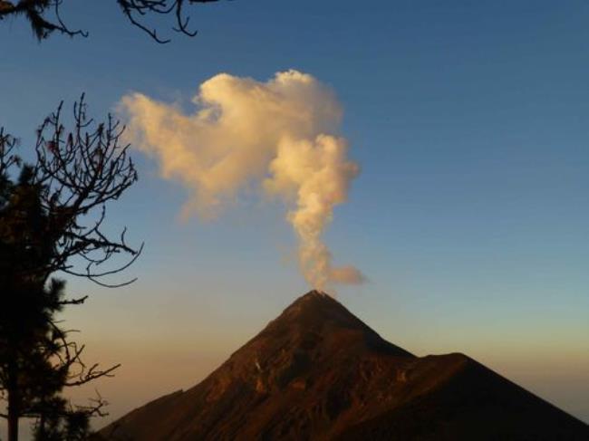 中美洲地区火山众多的原因
