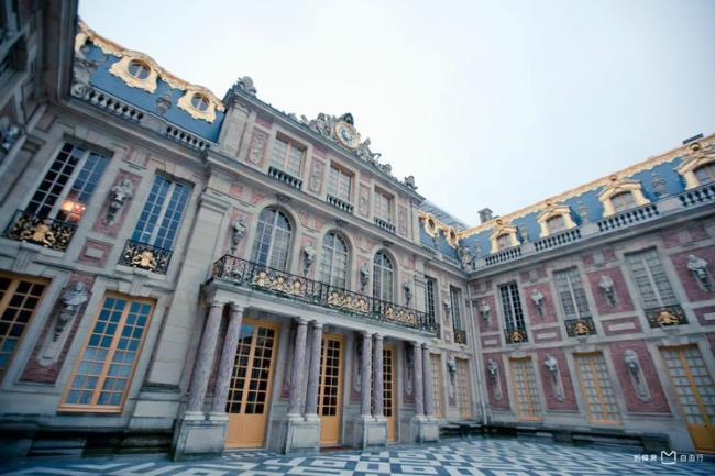 凡尔赛宫位于马赛吗