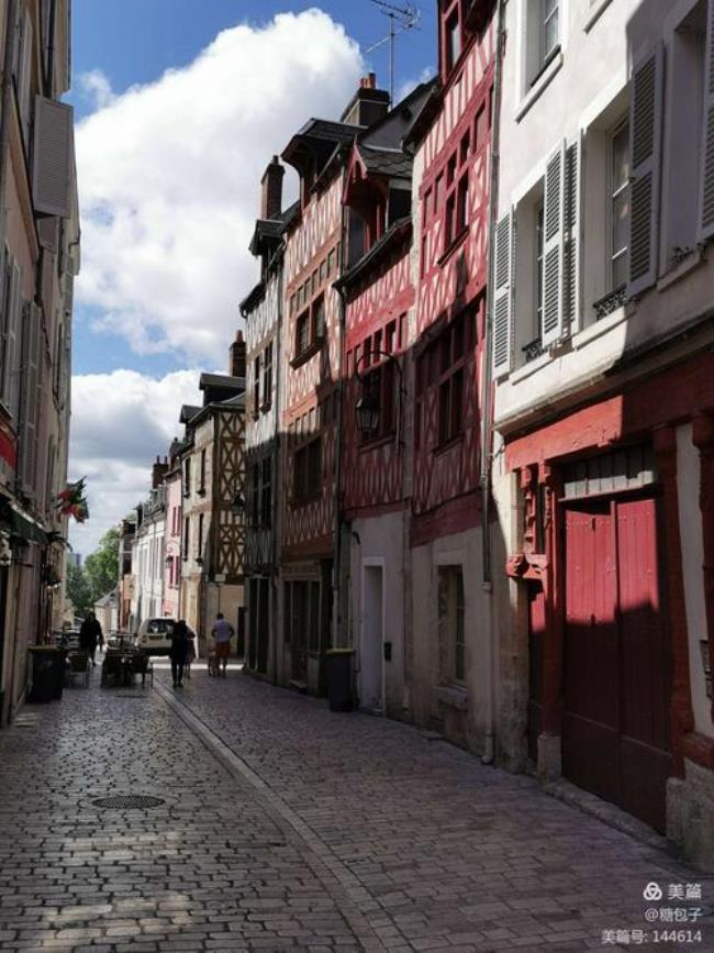 法国最出名的街道是哪一个