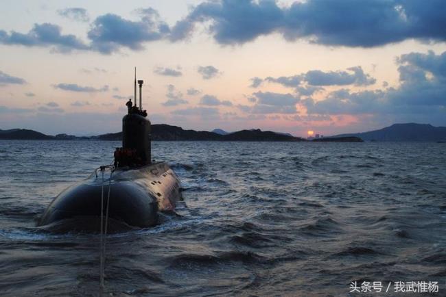中国第一个下潜的潜水艇