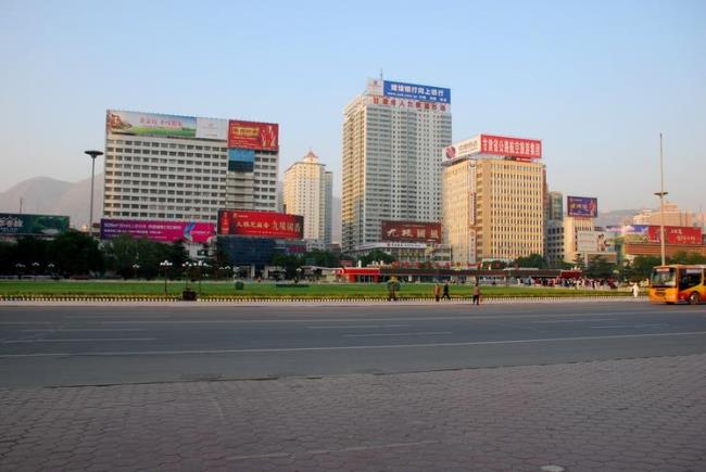 东方红广场属于什么集团