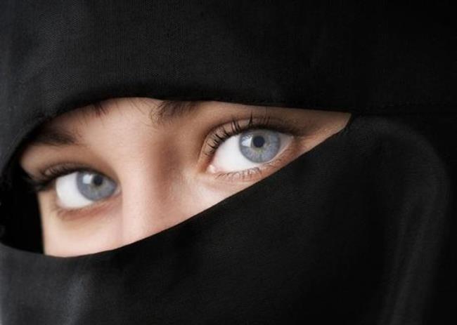 阿拉伯女人戴面纱怎么认识人
