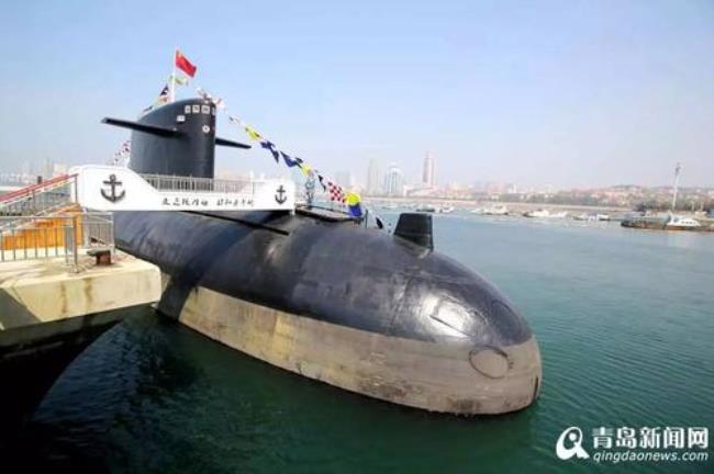 中国第一艘潜水艇深潜的故事