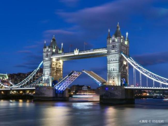 伦敦塔桥英文形容词