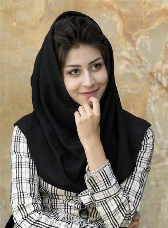 伊朗女孩子读到大学容易吗