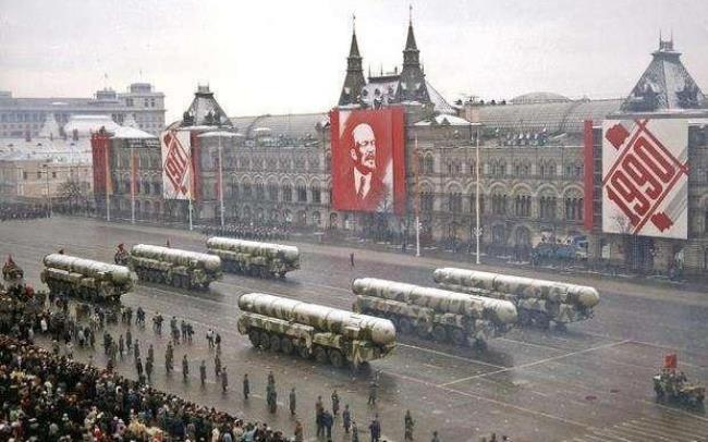 二战时期苏联把哪个国家给分解
