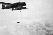 日军首次轰炸南京，吴秀兰听见轰炸声