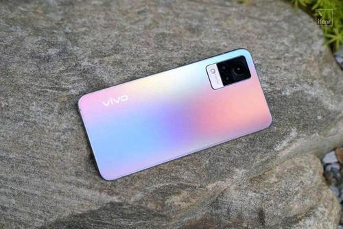 vivo 12和15哪个更值得入手