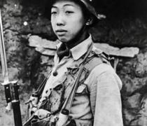 南昌会战中，一个日军大佐为了向士兵展示百步穿杨