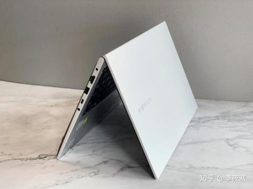 asus vivobook是什么牌子