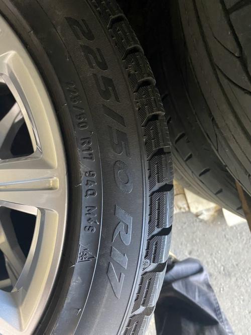 225/65r17su318a是什么意思