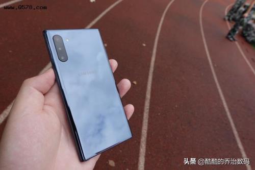 三星note10用着突然死机