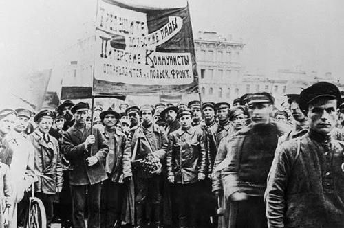 1922年谁领导的布尔什维克建立了苏联