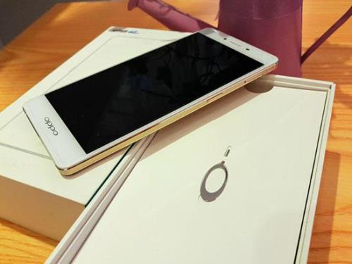 oppo A73t 和oppo 哪个型号像