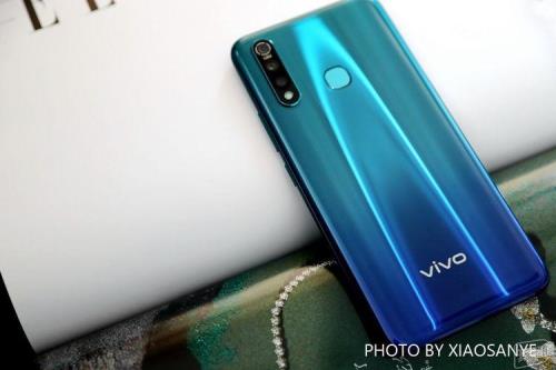 vivo z5x什么时候上市的