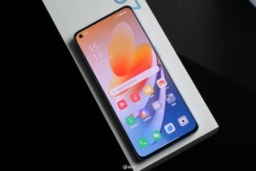 opporeno7是什么屏幕