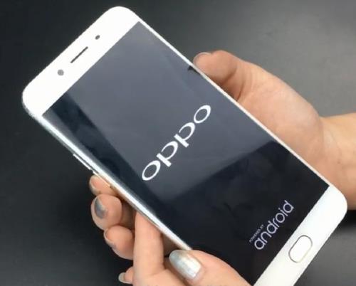 oppoA8手机突然黑屏，但是有声音怎么回事