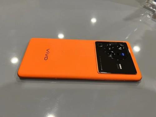 vivo x80 pro后盖材质哪个好