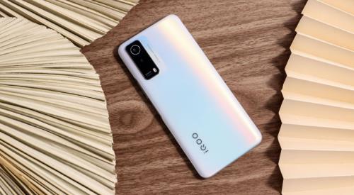 vivo t1与iqooz5屏幕一样吗