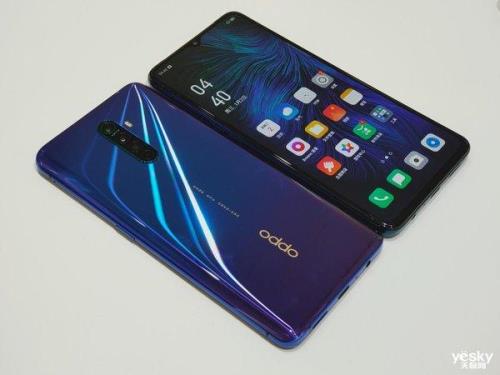 opporeno7屏幕是曲屏吗