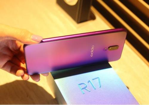 oppo r17来电时闪光灯为什么老亮