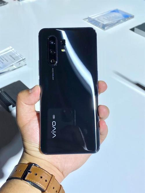 vivox30pro怎么装卡