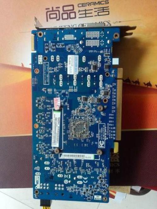 蓝宝石HD7850显卡配什么主板和CPU呢,顺便带一个电脑外壳嘿嘿,一共多少钱,希望别太多啊