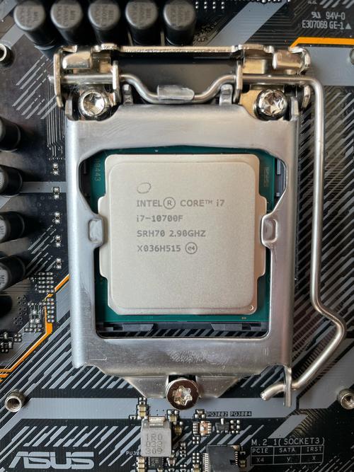 r7 3700x和i7 10700哪个好