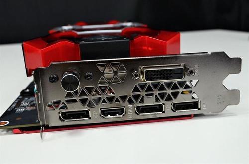 GTX 700 series的显卡怎么插上电源.显卡上没有辅助供电接口