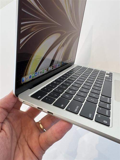 2020mac book air和pro什么区别