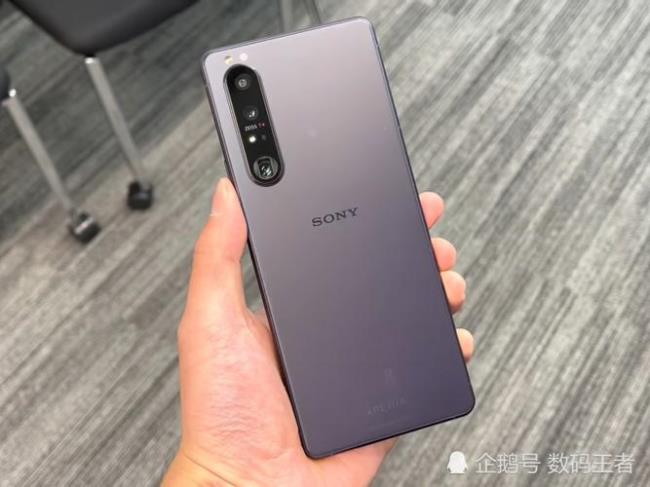 索尼手机xperia1 iii和苹果13对比