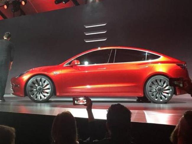 2022特斯拉model3买吗