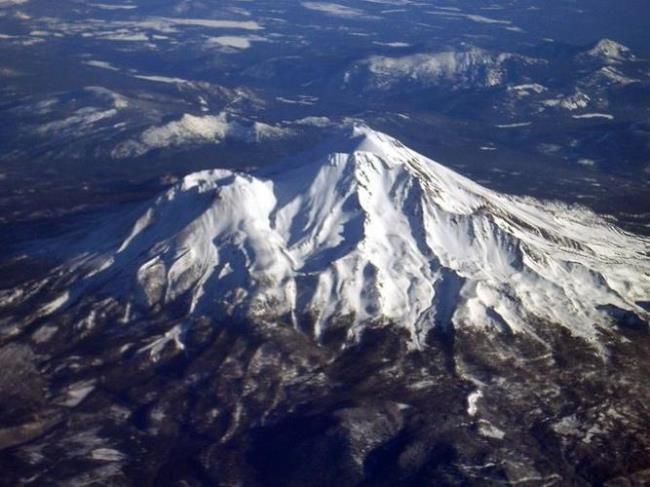 世界上海拔最高的火山湖口是