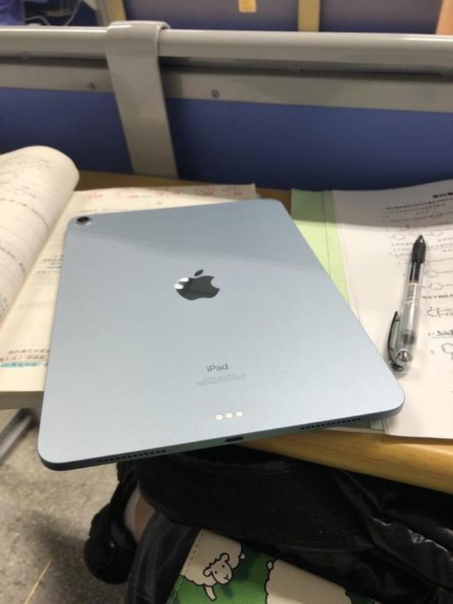 2022大一新生买ipad普通版还是air