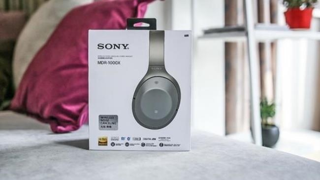 sony x1100蓝光机跟x 1000有什么区别