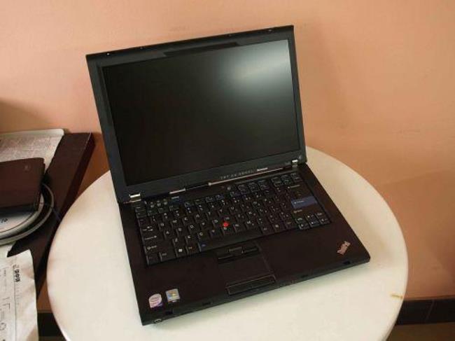 电脑联想ThinkPadT400笔记本电脑