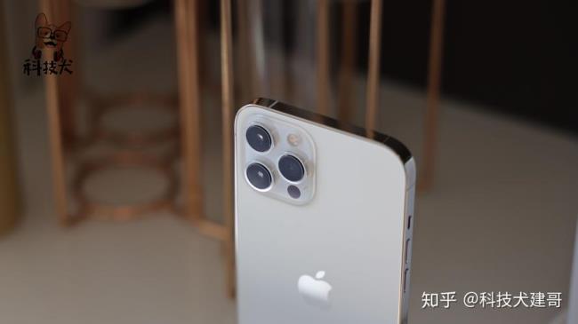 iphone12pro和13哪个耐用