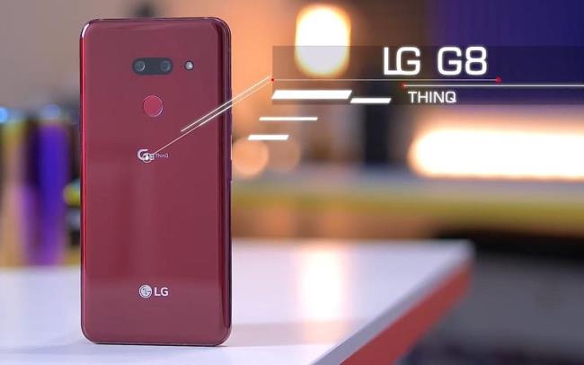 lg+g8屏幕材质