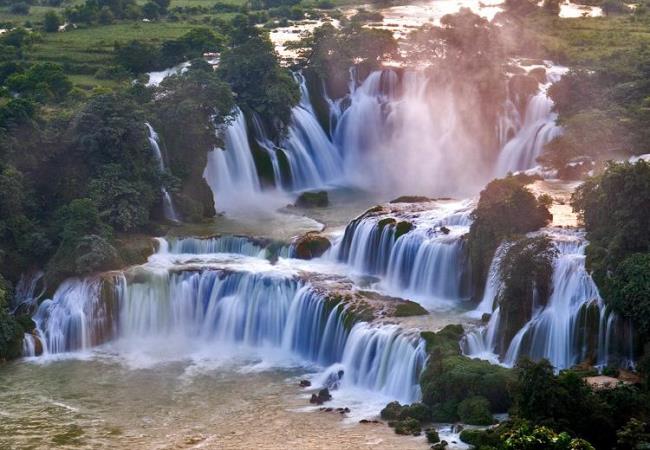 介绍地球的一处旅游景点