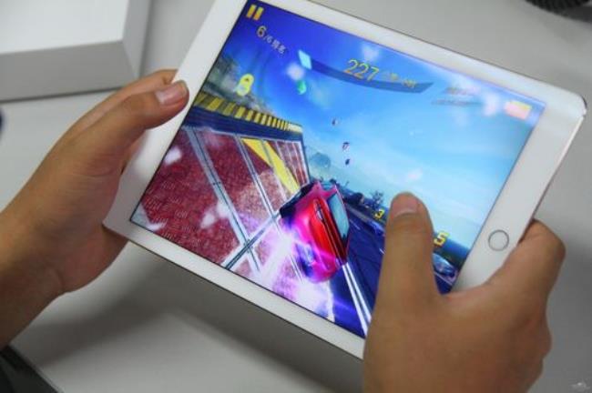 ipad air wifi版怎么插卡