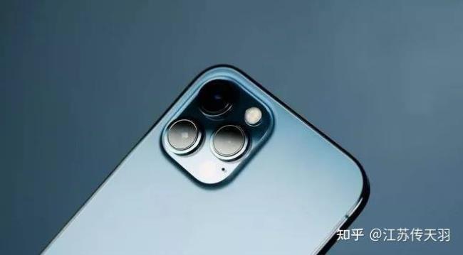 iphone12pro显示屏最小有三个摄像头