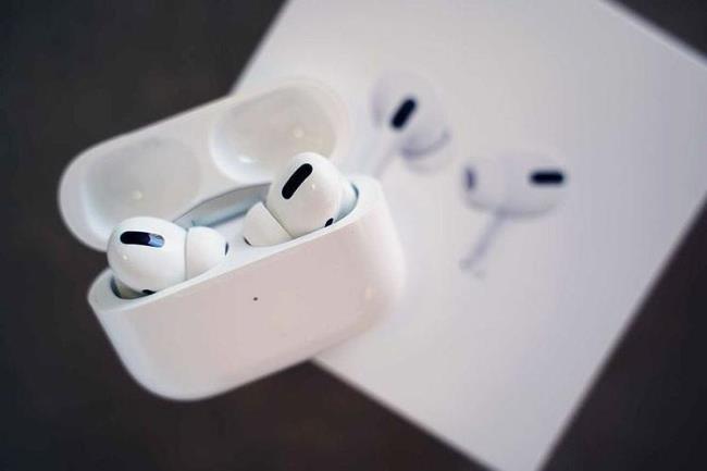 airpods 右耳没声音