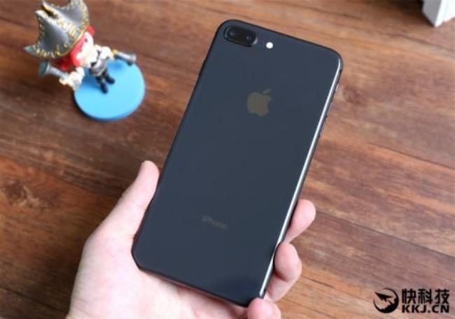 iPhoneX和 iPhone 8 plus哪个更好