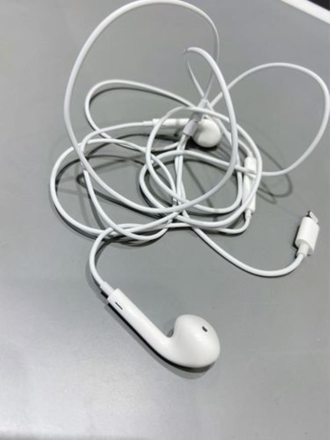 iphone11耳机左耳没有声音