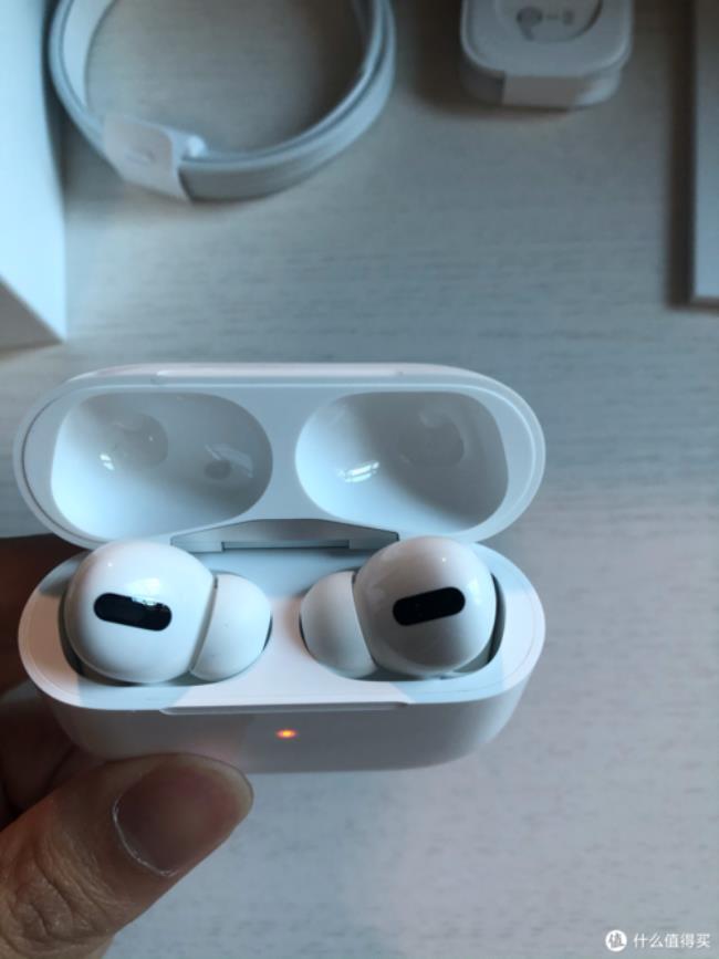 airpods pro 官方版和公开版