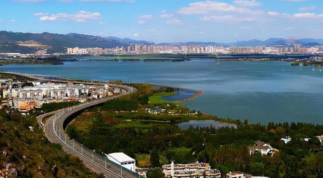 干燥温暖适合居住城市