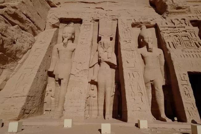 古埃及拉美西斯二世有多少妃子